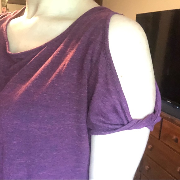 Maroon Cold Shoulder Tee - Picture 2 of 3